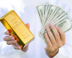 الأسواق تترقب.. الذهب يتراجع والدولار يواصل الصعود