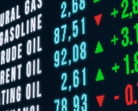 Oil and energy goes up as stocks fall