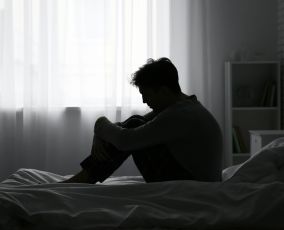 قبل فوات الأوان.. علامات اكتئاب مبكرة عند الشباب