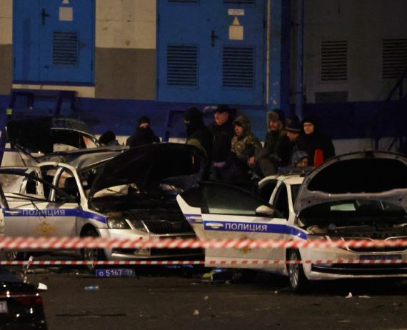 Suicide bombing kills police officer in Moscow