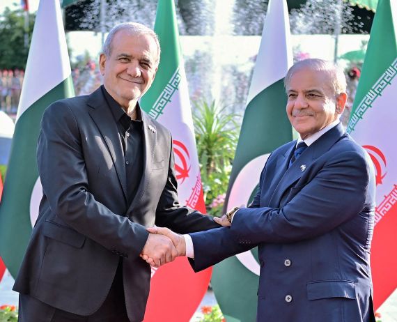 Iranian President visits Pakistan as US–Iran diplomacy gains momentum