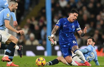 تشيلسي الجريح يحل ضيفًا على مانشستر سيتي في ظل غياب مدربه