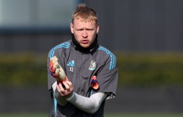 برشلونة سيواجه حارسًا مختلفًا في نيوكاسل..رامسديل أساسيًا بدلًا من بوب