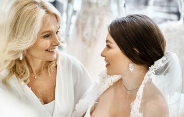 أخطاء تقع فيها والدة العروس يوم الزفاف وكيف تتجنبينها برقي