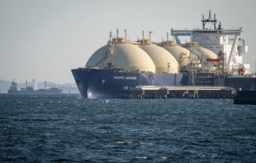 LNG tanker