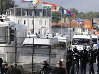 More than 9,000 anti-G7 protesters joined a mass march across the French-Spanish border as world leaders arrived for a summit in Biarritz just hours after activists clashed with police. Thomas SAMSON / AFP