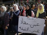 Palestinian journalists launch a campaign  in solidarity with photojournalist Muath Amarneh who lost his left eye because of an Israeli bullet while covering protests in Hebron on 15 November (Twitter)