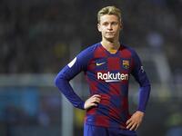 لاعب برشلونة فرينكي دي يونغ (22 عاماً) وقيمته 90 مليون يورو