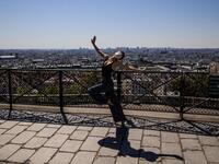 Syrian dancer and choreographer Yara al-Hasbani performs a dance on the empty Trocadero square in Paris on April 22, 2020. Sameer Al-DOUMY / AFP