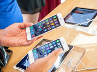 8. 2014: iPhone 6 and iPhone 6 Plus