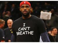 ليبرون جيمس: نشر لاعب كرة السلة الأمريكي صورة له مرتديًا "تي شيرت" كُتب عليه عبارة "I Can’t Breathe" وهي العبارة التي قالها "جورج فلويد" قبل وفاته بلحظات.