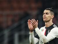 المركز الثاني: لاعب كرة القدم كريستيانو رونالدو وجنى 105 ملايين دولار