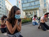 Flashmob of protest against the killing of George Floyd in front of the consulate of United States of America on May 28, 2020 in Milan, Italy (Twitter)