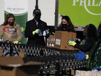 وهي ناشطة في مجال العدالة الاجتماعية، إذ أنشأت شركة "لايفليهوود" لتجارة الملابس المصنعة في الولايات المتحدة، بهدف التبرع بعائدات المبيعات لمنظمات المجتمع في وديلاوير.