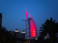 كما تمت إضاءة برج خليفة، أطول مبنى من صنع الإنسان في العالم، وبرج العرب جميرا، الفندق المشهور عالميًا والقرية العالمية باللون الأحمر.