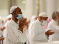 Immunised pilgrims in Mecca