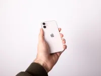 3.آيفون 12 ميني