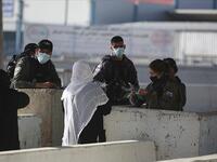 1990: اندلعت مواجهات عنيفة في القدس، بعد محاولة جماعات استيطانية، وضع حجر أساس للهيكل المزعوم، داخل المسجد الأقصى، وتم قمع الفلسطينيين بعنف فارتقى 21 شهيدا على إثرها، وعرفت حينها بمذبحة الأقصى الأولى.
