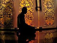 وتابع ﷺ: اللهم إني أسألك الجنة وما قرب إليها من قول أو عمل، وأعوذ بك من النار وما قرب إليها من قول أو عمل، اللهم إني أسألك مما سألك منه محمد صلى الله عليه وسلم، وأعوذ بك مما استعاذ منه محمد صلى الله عليه وسلم، اللهم ما قضيت لي من قضاء فاجعل عاقبته لي رشدًا.