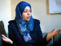 في 2009: بموجب نظام "وصاية ولي الأمر" رفع والداها عليها دعوى عقوق، وصدر بحقها مذكرة اعتقال، وفي يوليو انتقلت من الملجَأ النسائي إلى بيت أخيها، ورفعت قضية العضل ضد والدها الذي منعها من الزواج.