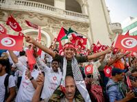 2,000 demonstrators gathered in Tunis