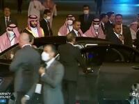 قيادة السيارة: قاد الملك عبدالله الثاني سيارته بنفسه رفقة ولي العهد السعودي، إلى قصر الحسينية، حيث عقدا جلسة مباحثات ثنائية تلتها أخرى موسعة.