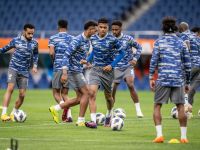 Al-Hilal's players take part in a fooball training session at Saitama Stadium in Saitama on May 5, 2023, on the eve of the second leg of the AFC Champions League final between Saudi Arabia's Al-Hilal and Japan's Urawa Red Diamonds. (Photo by Yuichi YAMAZAKI / AFP)