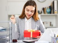 هدايا للأم العاملة في عيد الأم