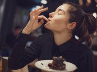  كيك يوم المرأة الإماراتية لتجعل احتفالك أكثر حلاوة