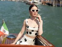 Lily Collins