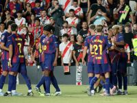 ألتراس رايو فاييكانو يمنع لاعبي برشلونة من إهداء قمصانهم للجماهير
