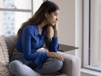 خطوات سهلة للسيطرة على القلق والتوتر بسرعة خطوات سهلة للسيطرة على القلق والتوتر بسرعة