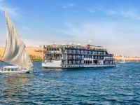 عودة الاتصال بسفينة ألما والنشطاء يلقون هواتفهم بالبحر
