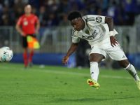 أسطورة ريال مدريد ينتقد سلوك فينيسيوس