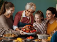 كيف تجعلين عشاء عيد الشكر تجربة لا تُنسى؟