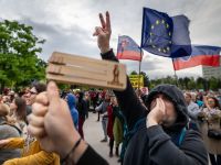 Ukraine signals tentative approval of U.S.-brokered peace plan 