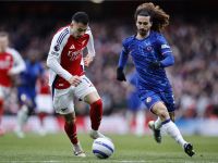 تشيلسي يستضيف آرسنال في مواجهة مفصلية بالدوري الإنجليزي