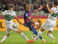 سبب لا يصدق يجبر نادي إلتشي على المبيت في برشلونة