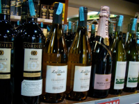 السعودية تخطط لافتتاح متجرين جديدين لبيع المشروبات الكحولية