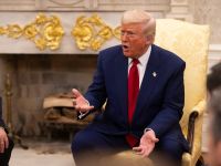  الرئيس دونالد ترامب 