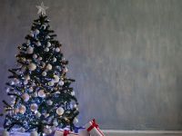 ما هي أشهر أنواع الزينة لشجرة الكريسماس؟