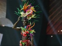 سقوط مروع يهدد حياة ملكة جمال جامايكا!