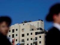 آلاف الإسرائيليين يصطفون أمام سفارة البرتغال في تل أبيب