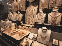  الذهب إلى مستوى قياسي