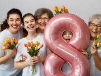 أجمل عبارات تهنئة لكل امرأة في يومها العالمي 2026