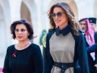 الملكة رانيا تتألق بإطلالة رسمية وعصرية خلال استقبال الرئيس الألباني في قصر الحسينية