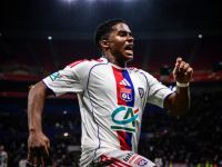 إندريك يخطف الأضواء في فرنسا بهدف صاروخي جديد