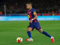 رافينيا يشكر الجماهير ويعد بنهاية موسم مذهلة