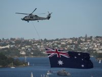  صورة من الاحتفال بـ "يوم أستراليا" بالهليكوبتر والعلم