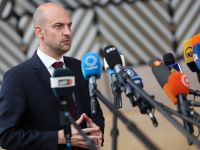 وزير الخارجية الفرنسي جان نويل بارو يصل لحضور اجتماع مجلس وزراء الاتحاد الأوروبي في بروكسل…